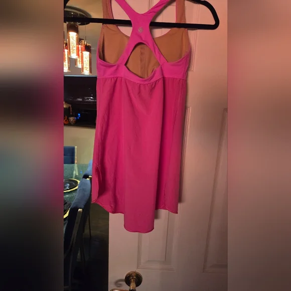 Lululemon Tennis Top Size 4 Never Worn - Picture 2 of 5